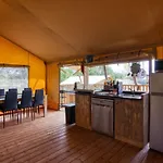Sweet Lodge, Glamping Aquitaine * Saint-Aigne