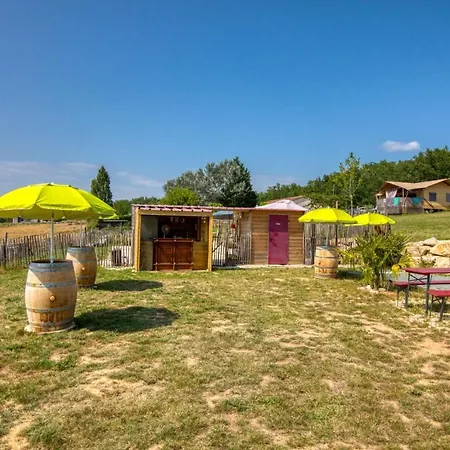 Sweet Lodge, Glamping Aquitaine Campismo de Luxo Saint-Aigne